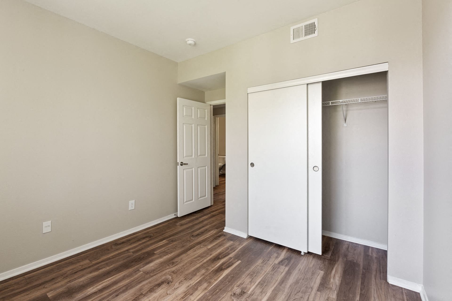 Pavona Apartments photo 3